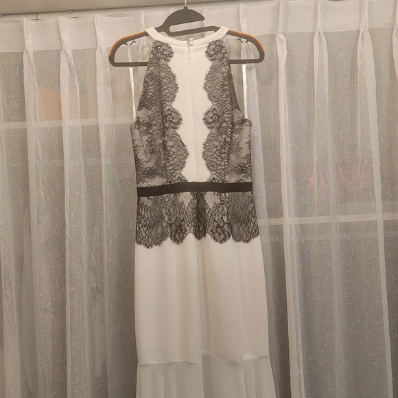 BCBG MaxAzaria Gerogianna Lace Maxi Dress Black & White Size 6 - Picture 10 of 12